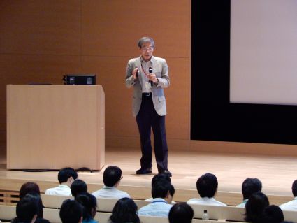 〈６〉受講者に向け土壌の基礎知識について講義する東京農業大学名誉教授 後藤 逸男 先生